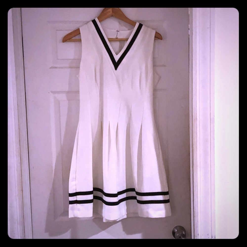 Knee-length dress